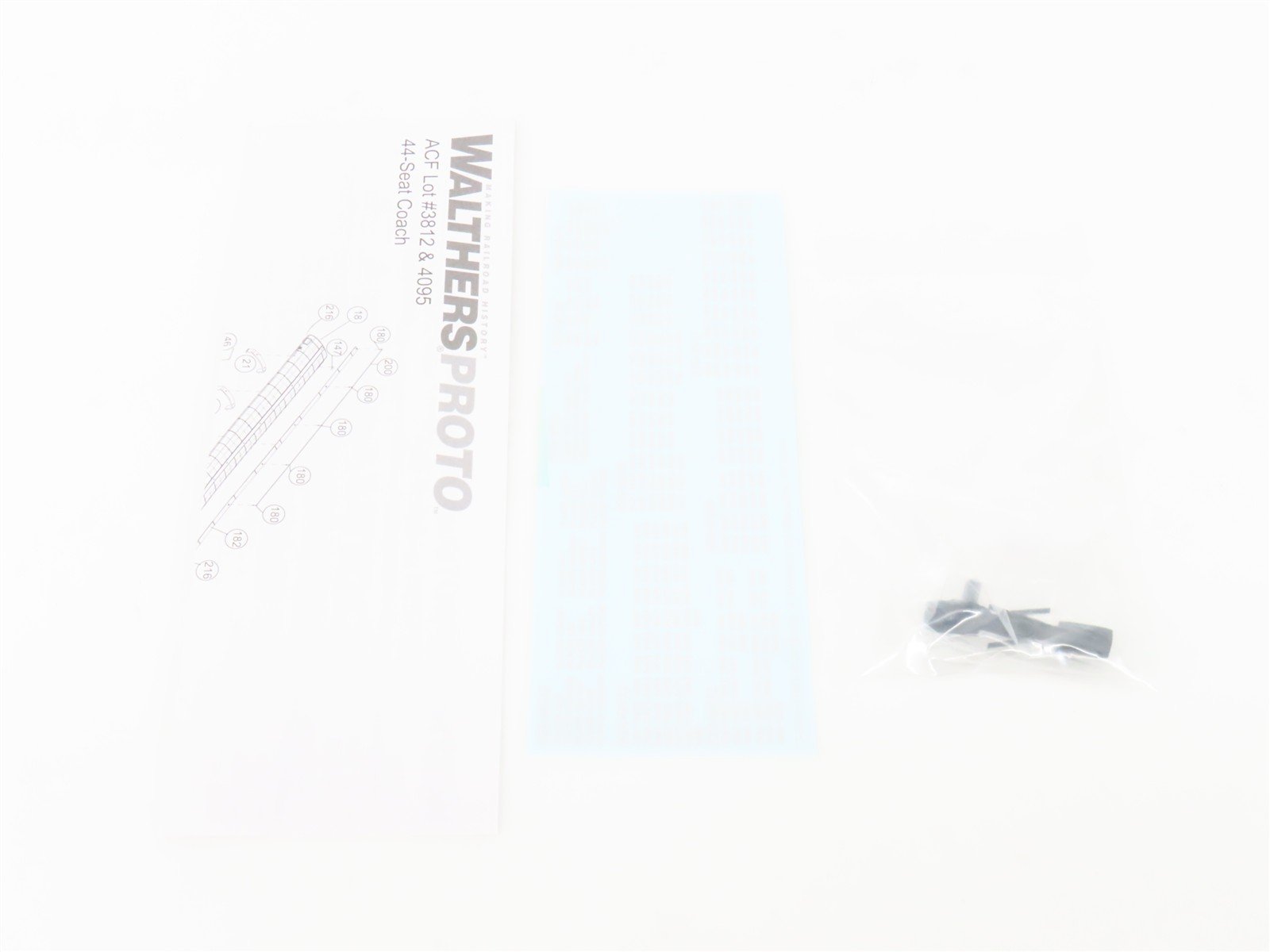 HO Walthers Proto 920-9552 UP 85' ACF 44-Seat Coach Passenger Car #5463 w/ Light