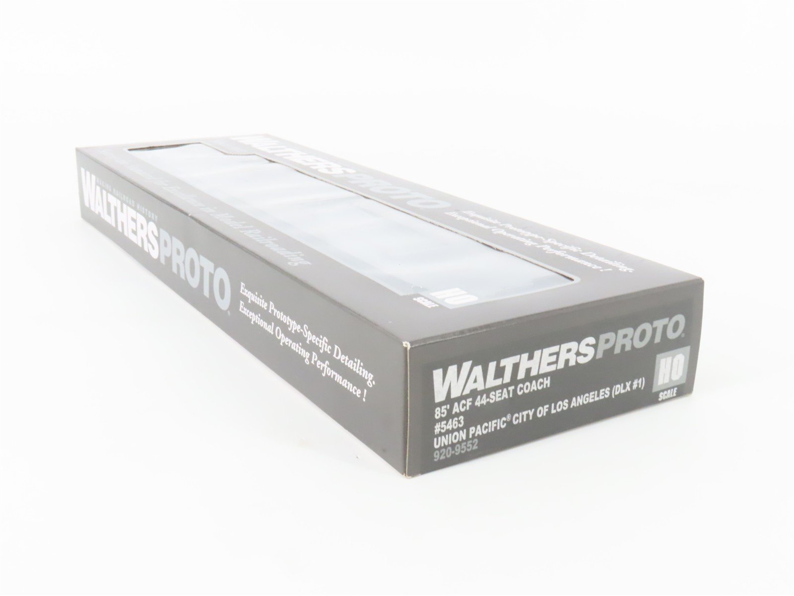 HO Walthers Proto 920-9552 UP 85' ACF 44-Seat Coach Passenger Car #5463 w/ Light