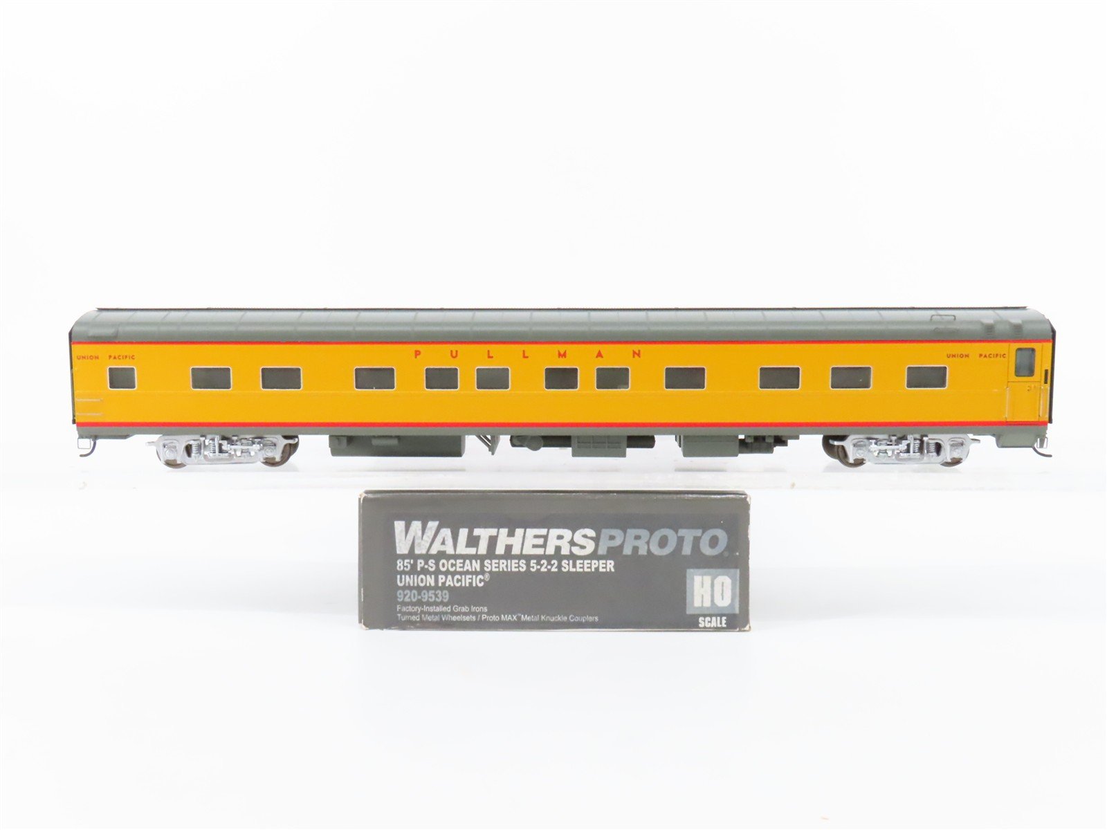 HO Scale Walthers Proto 920-9539 UP 85' Ocean P-S 5-2-2 Sleeper Passenger Car
