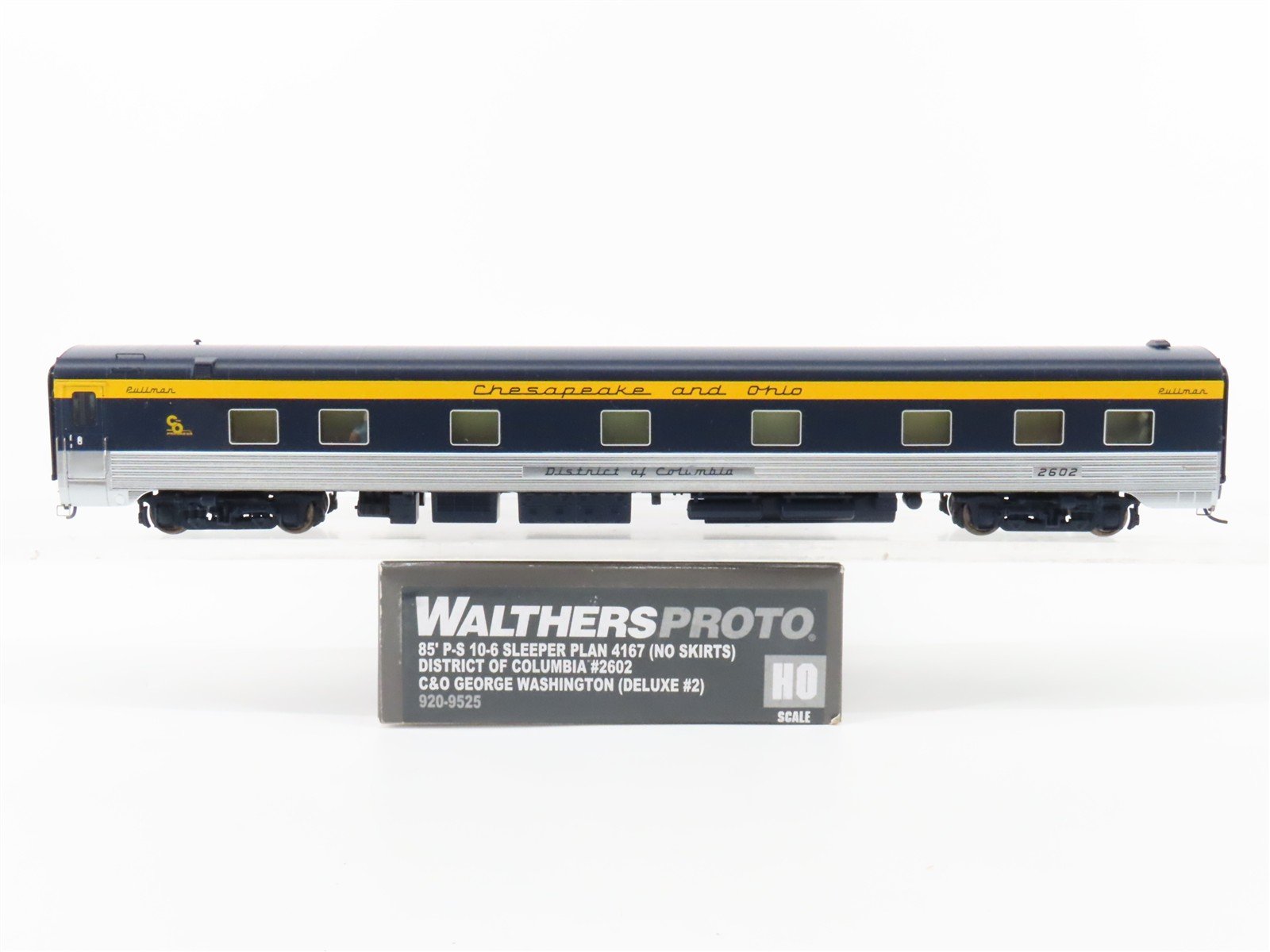 HO Walthers Proto 920-9525 C&O 85' P-S 10-6 Sleeper Passenger Car #2606 w/ Light