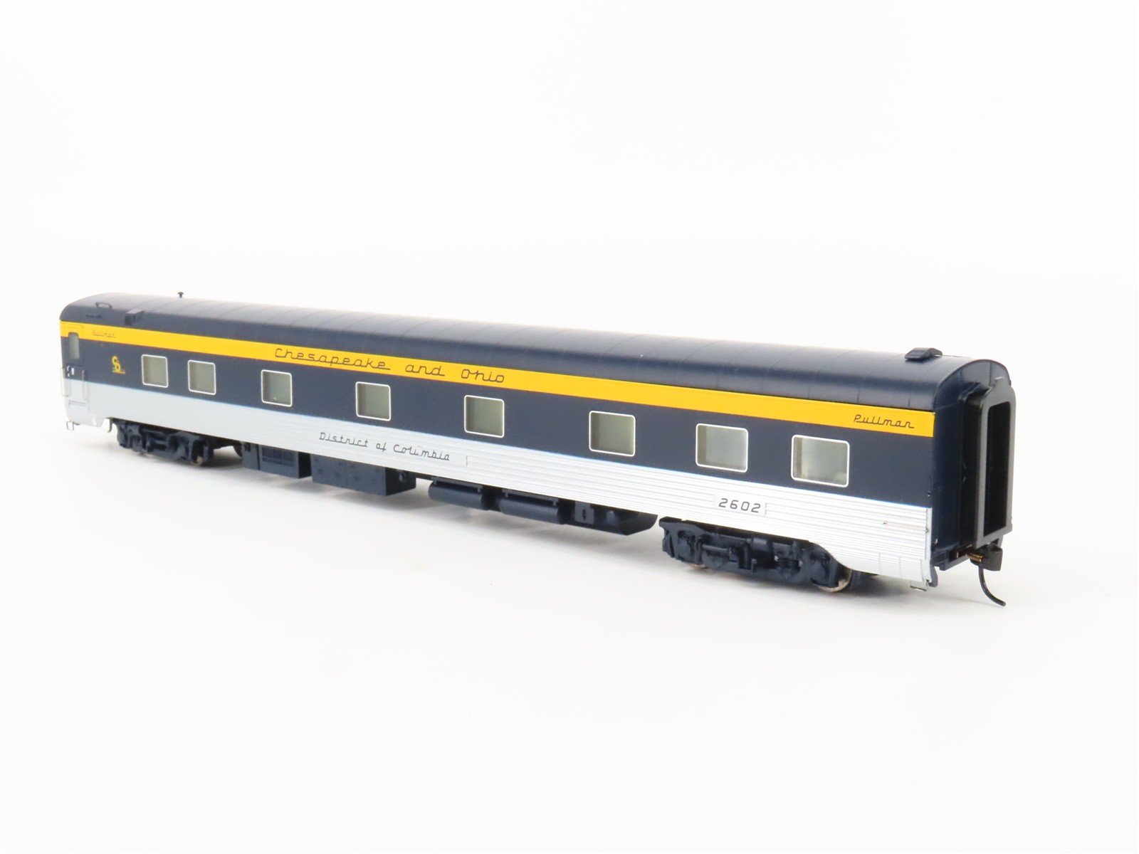 HO Walthers Proto 920-9525 C&O 85' P-S 10-6 Sleeper Passenger Car #2606 w/ Light