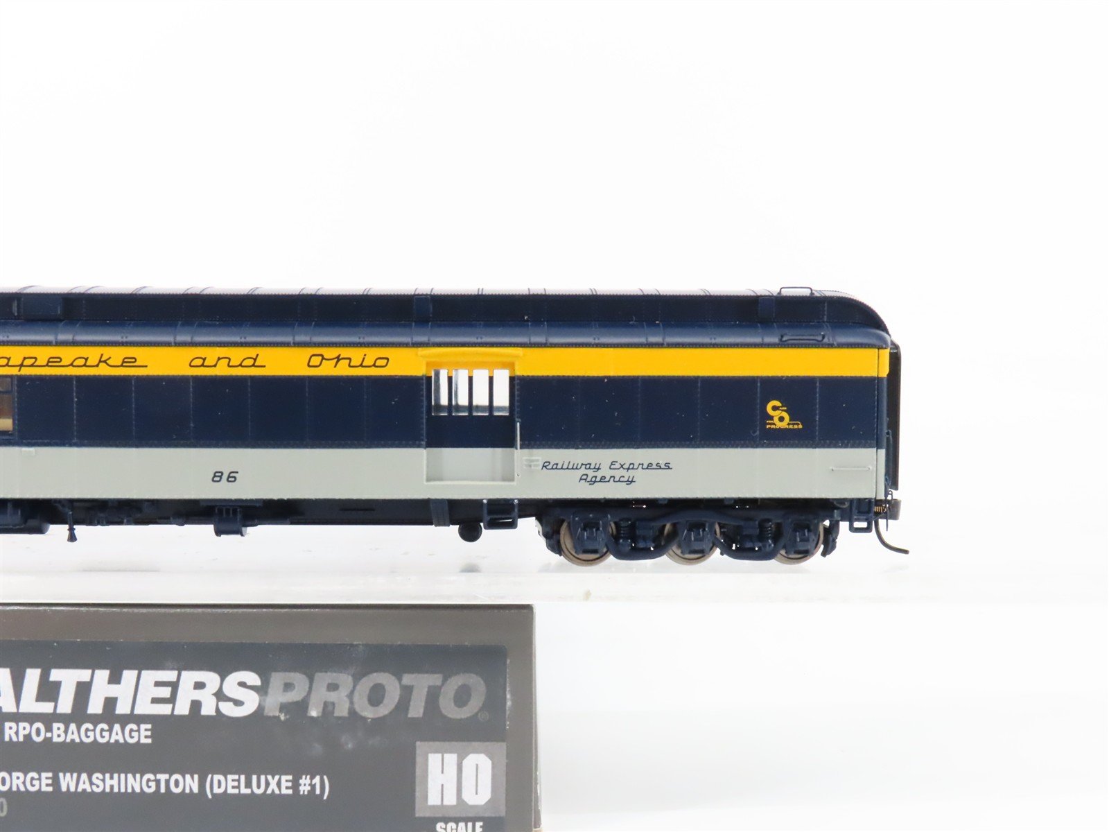 HO Scale Walthers Proto 920-9510 C&O 70' HWT RPO-Baggage Passenger Car #86