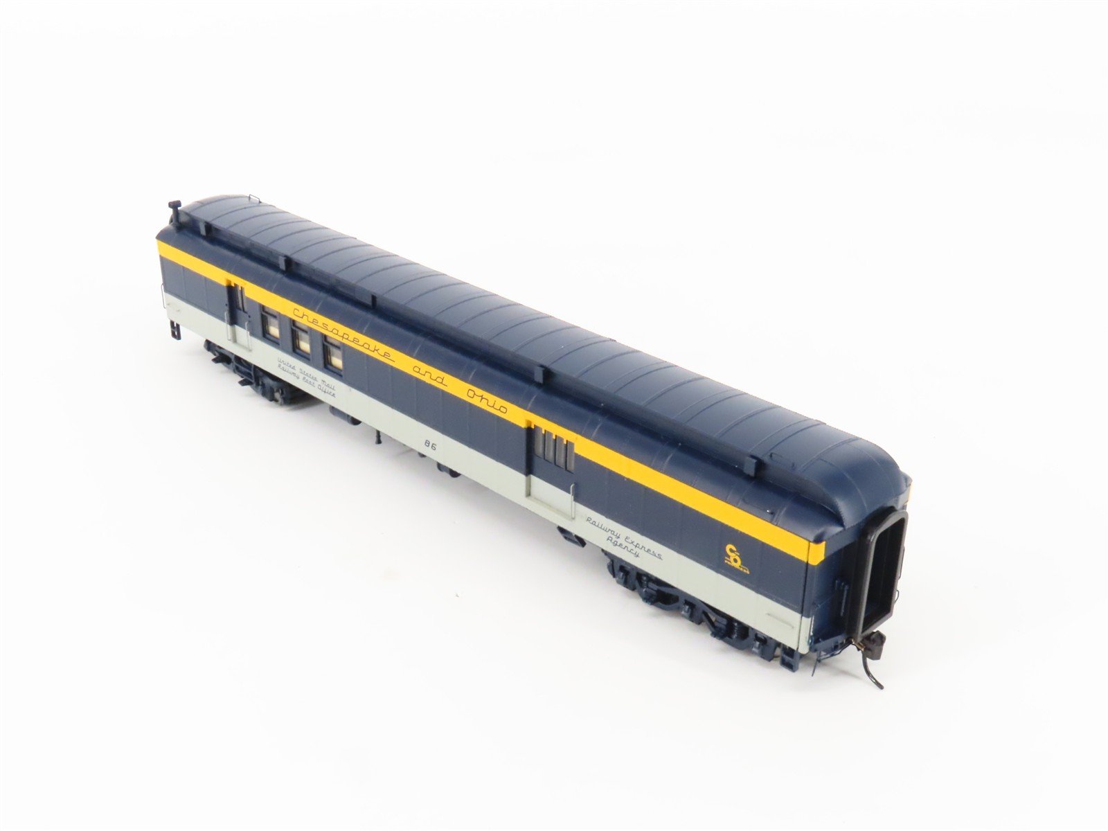 HO Scale Walthers Proto 920-9510 C&O 70' HWT RPO-Baggage Passenger Car #86
