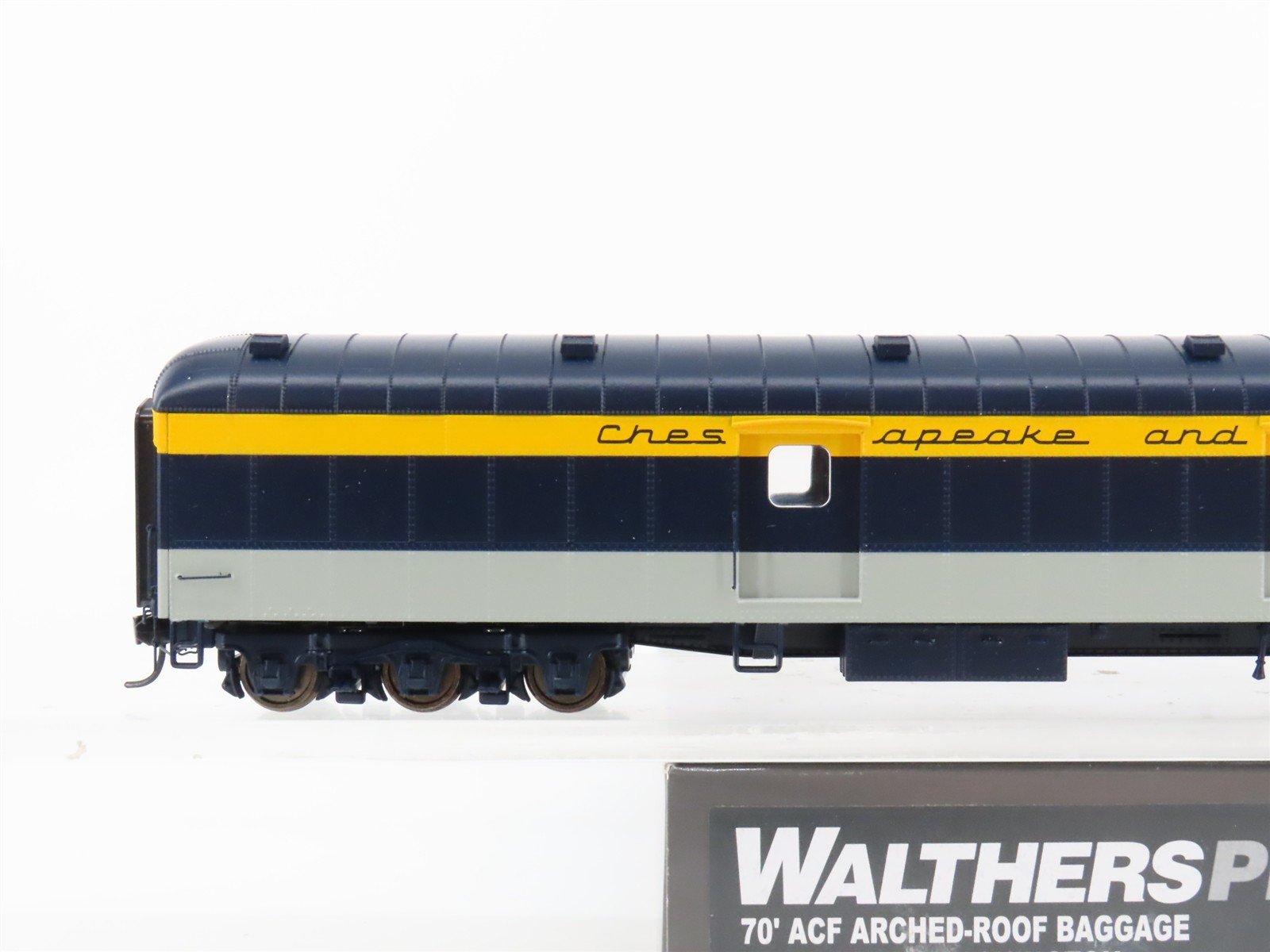 HO Scale Walthers Proto 920-9501 C&O Railway 70' ACF Baggage Passenger Car