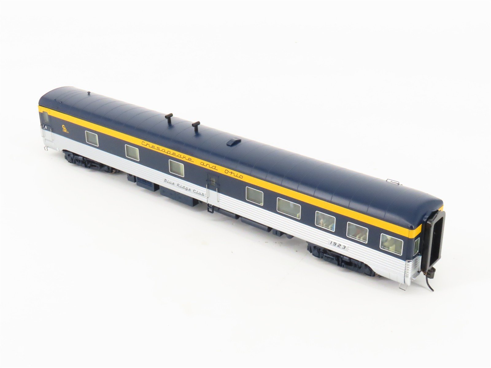 HO Walthers Proto 920-9516 C&O 85' P-S Dorm-Diner Passenger Car #2606 w/ Lights