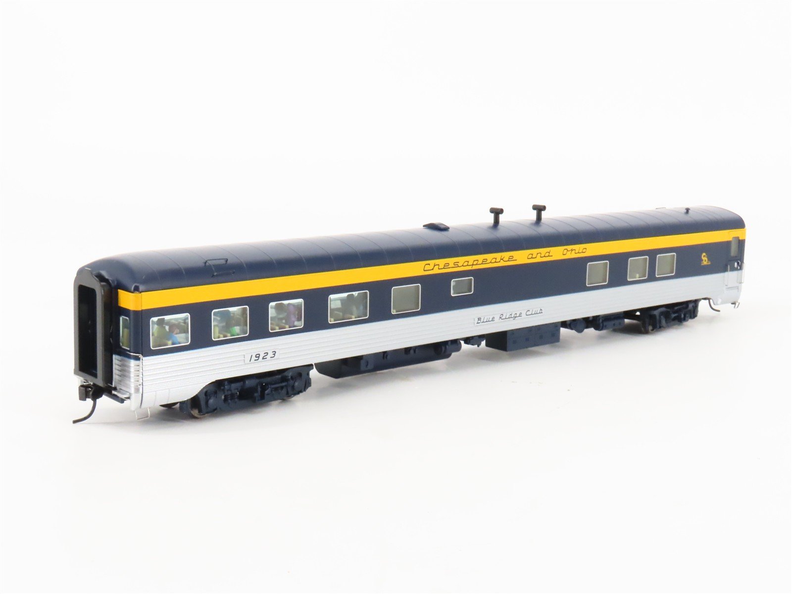 HO Walthers Proto 920-9516 C&O 85' P-S Dorm-Diner Passenger Car #2606 w/ Lights