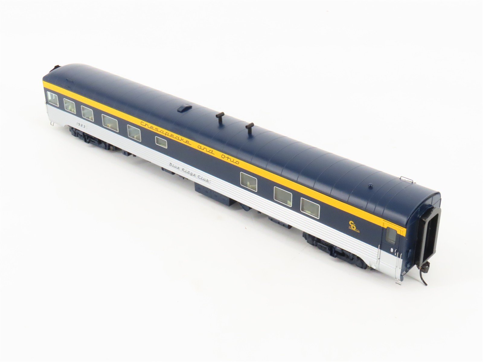 HO Walthers Proto 920-9516 C&O 85' P-S Dorm-Diner Passenger Car #2606 w/ Lights