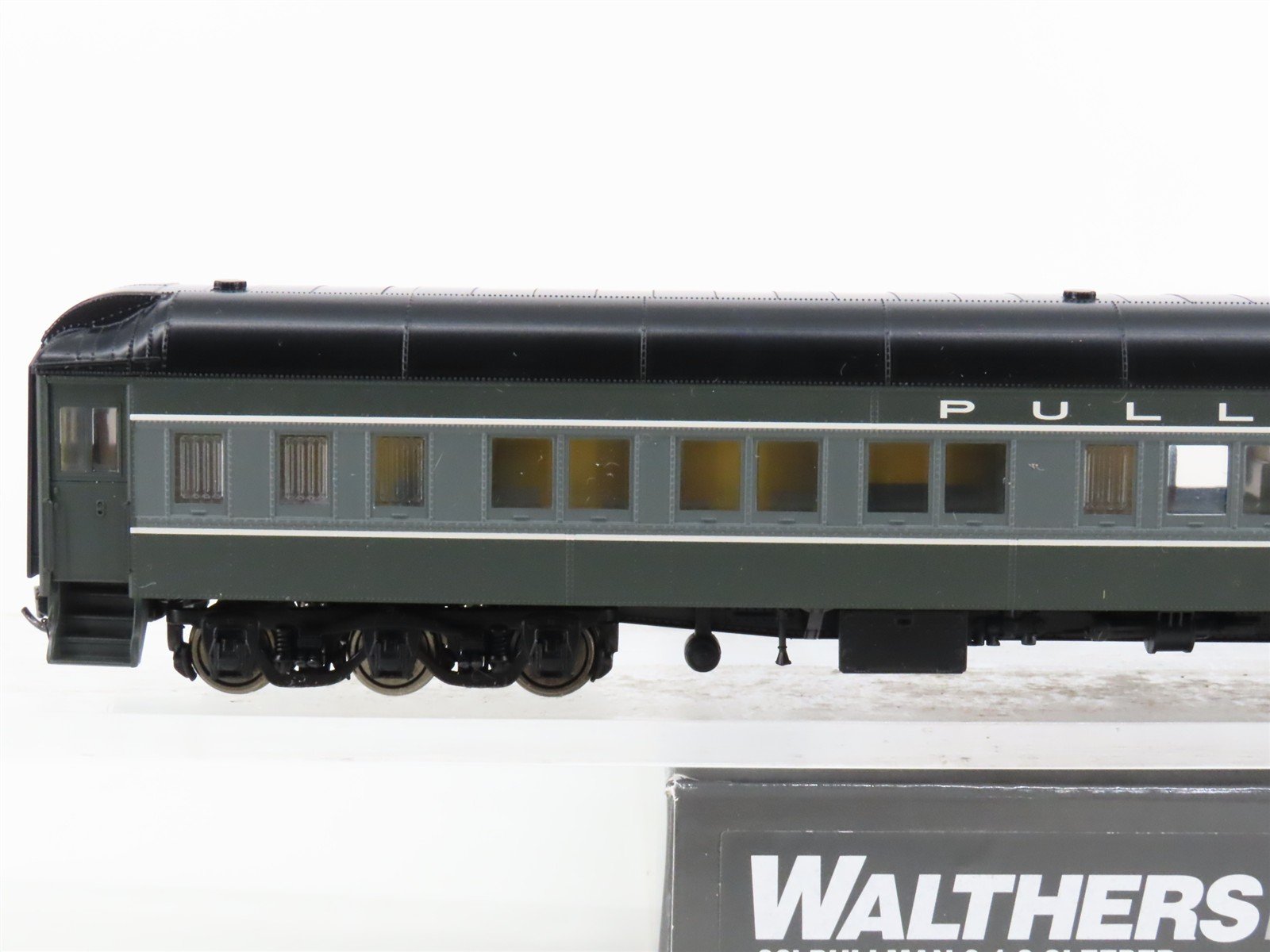 HO Scale Walthers 920-17102 Pullman 2 Tone Gray 82' 8-1-2 Sleeper Passenger Car