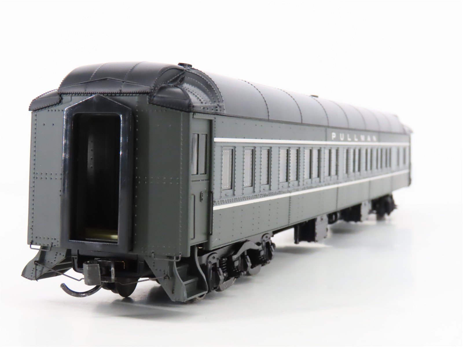 HO Scale Walthers 920-17102 Pullman 2 Tone Gray 82' 8-1-2 Sleeper Passenger Car