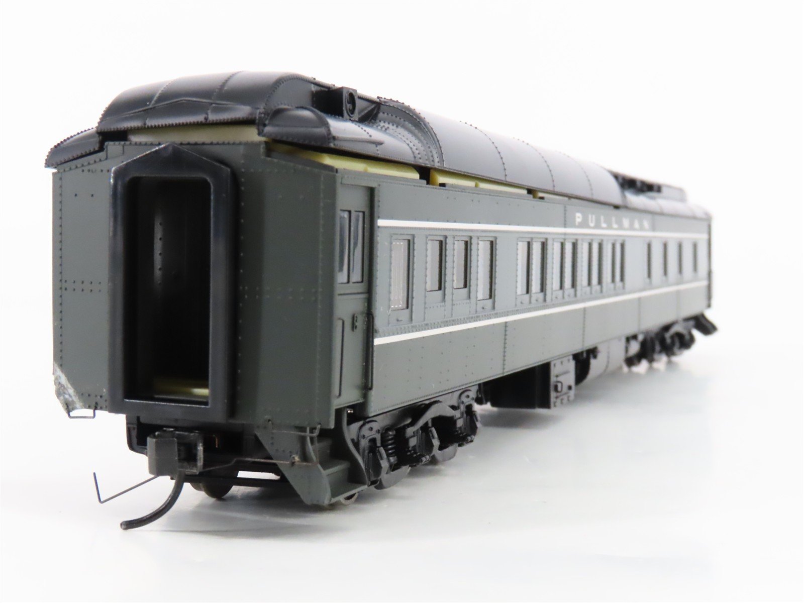 HO Scale Walthers 920-17102 Pullman 2 Tone Gray 82' 8-1-2 Sleeper Passenger Car