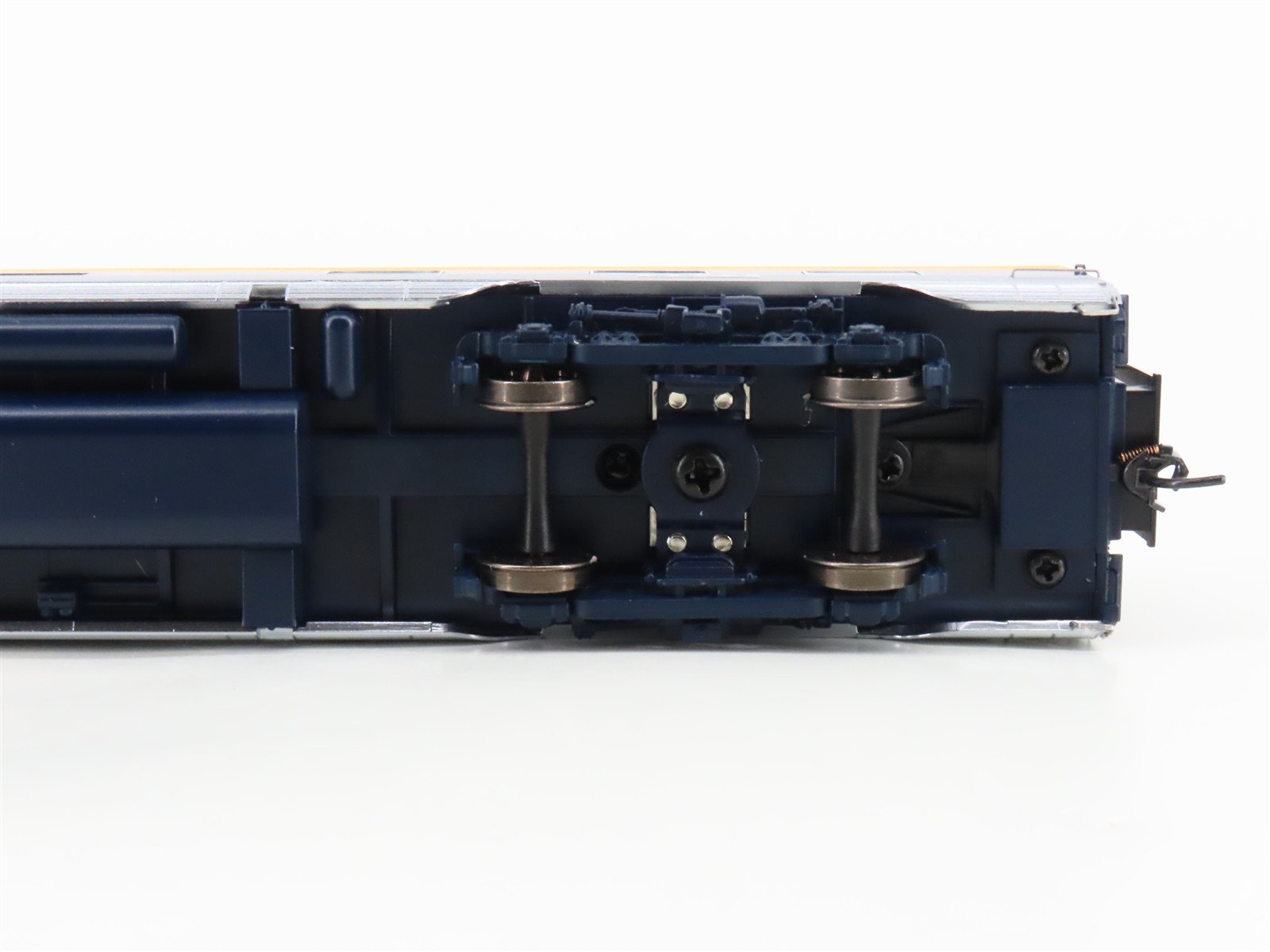 HO Walthers 920-9514 C&O 85' P-S 10-6 Sleeper Passenger Car 