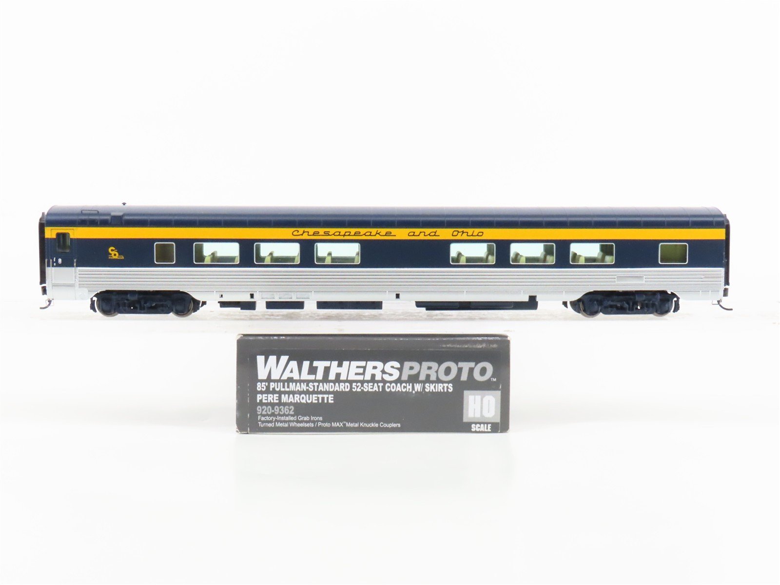 HO Scale Walthers 920-9362 C&O 85' Pullman 52-Coach Passenger Car Pere Marquette