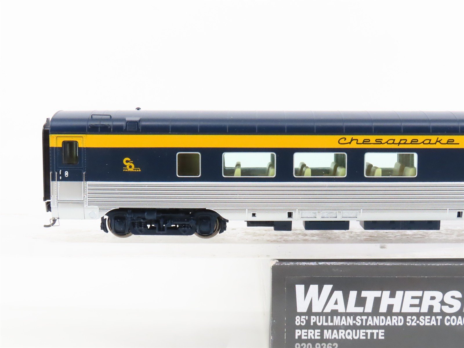 HO Scale Walthers 920-9362 C&O 85' Pullman 52-Coach Passenger Car Pere Marquette