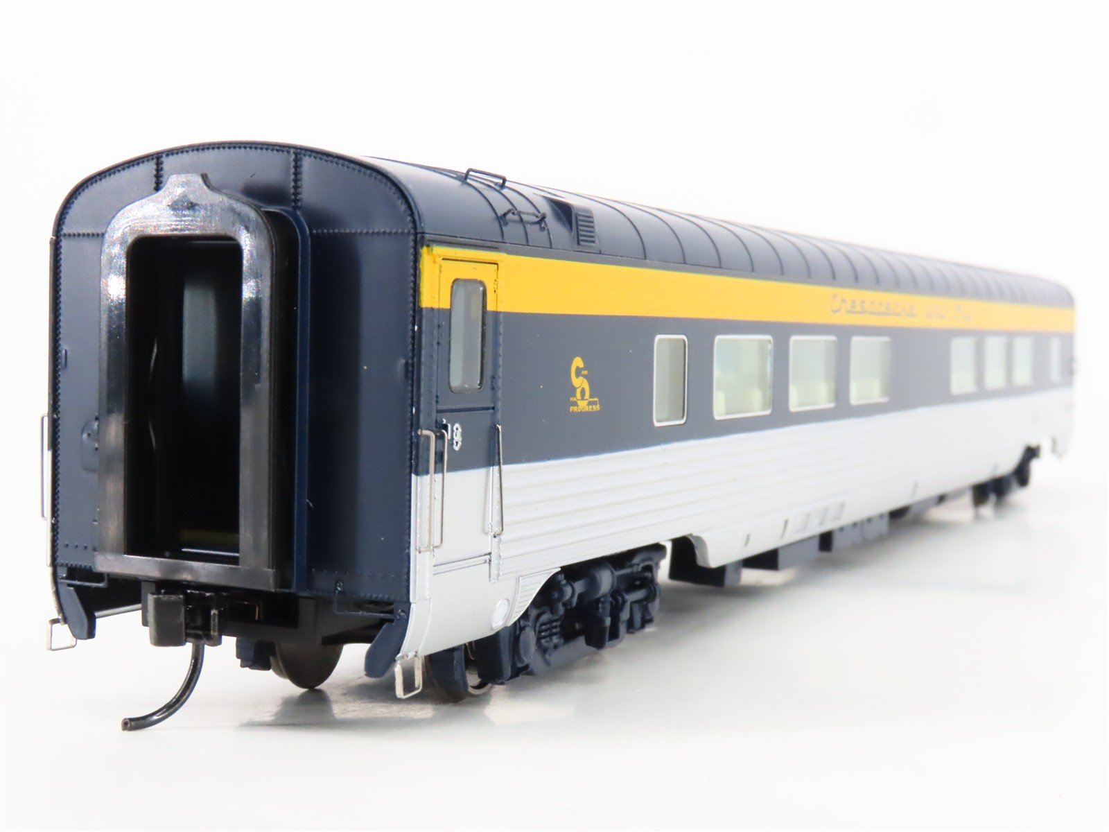 HO Scale Walthers 920-9362 C&O 85' Pullman 52-Coach Passenger Car Pere Marquette