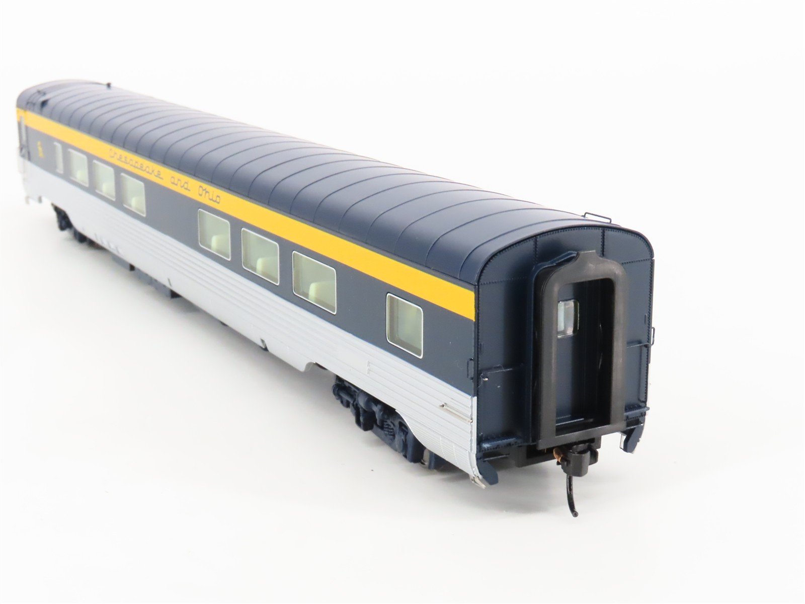 HO Scale Walthers 920-9362 C&O 85' Pullman 52-Coach Passenger Car Pere Marquette