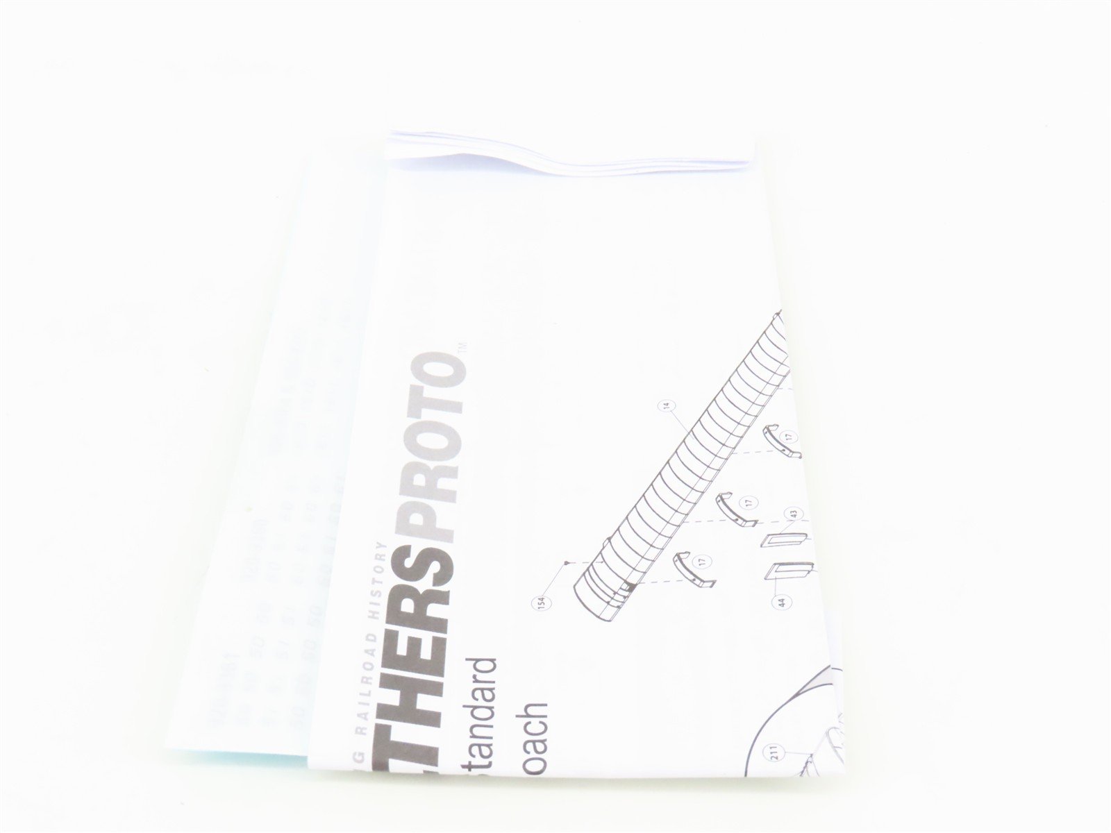 HO Scale Walthers 920-9362 C&O 85' Pullman 52-Coach Passenger Car Pere Marquette