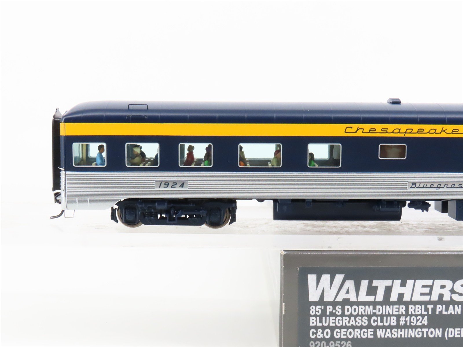 HO Scale Walthers 920-9526 C&O 85' P-S Dorm-Diner Plan 4165 Passenger Car #1924