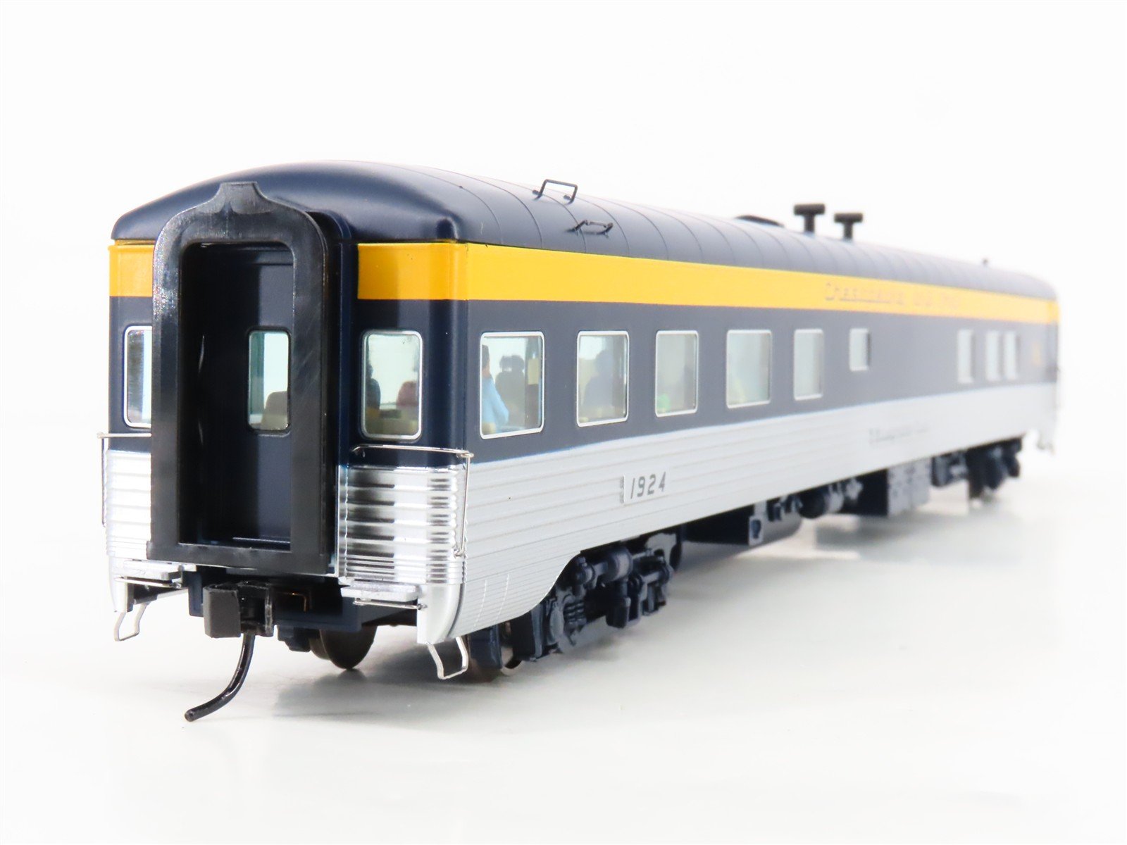 HO Scale Walthers 920-9526 C&O 85' P-S Dorm-Diner Plan 4165 Passenger Car #1924