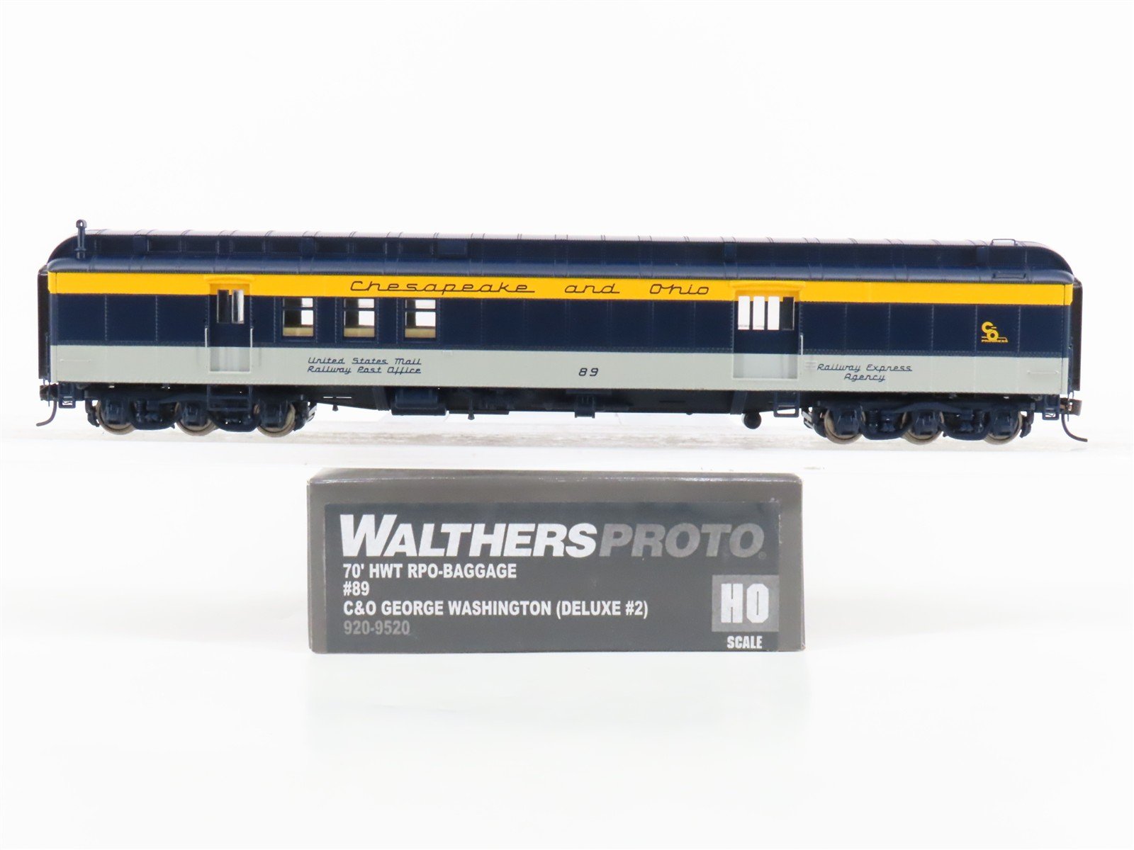 HO Scale Walthers 920-9520 C&O 70' Heavyweight RP-Baggage Passenger Car #89