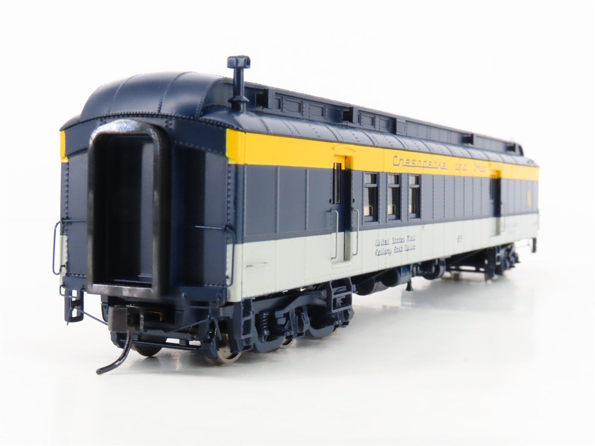HO Scale Walthers 920-9520 C&amp;O 70&#39; Heavyweight RP-Baggage Passenger Car #89