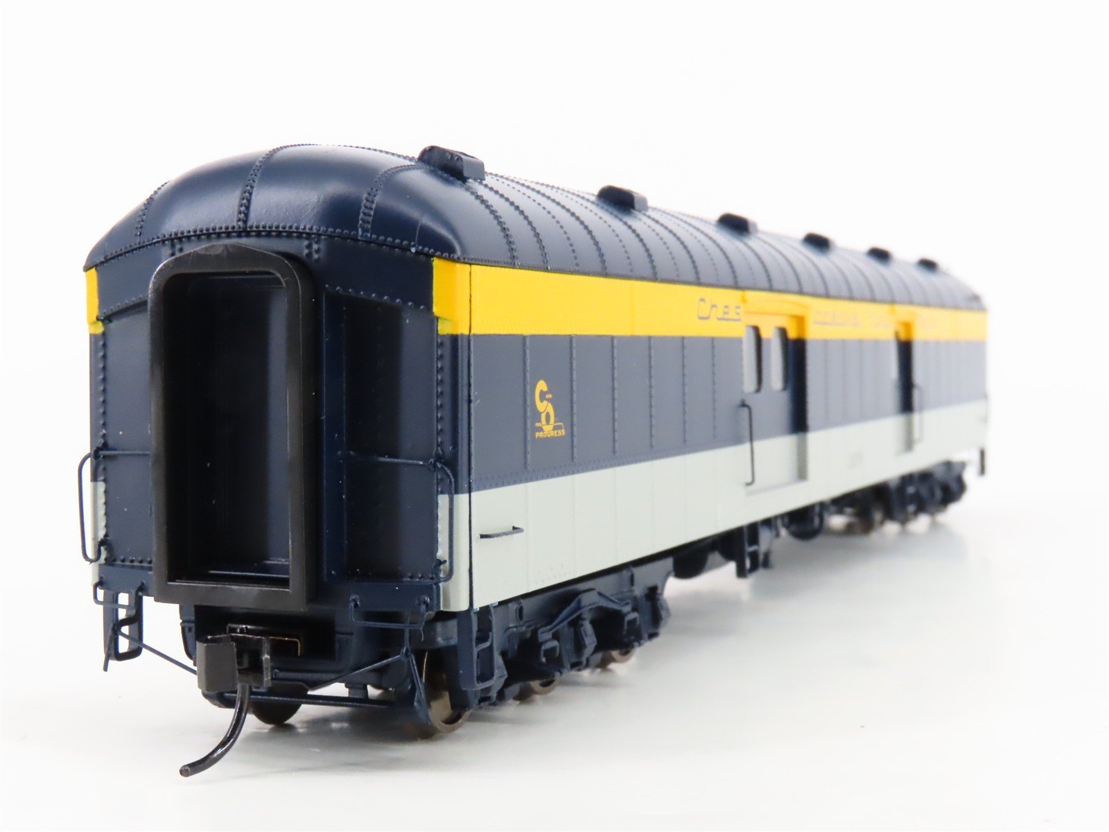 HO Walthers 920-9521 C&O George Washington 70' ACF Baggage Passenger Car #329