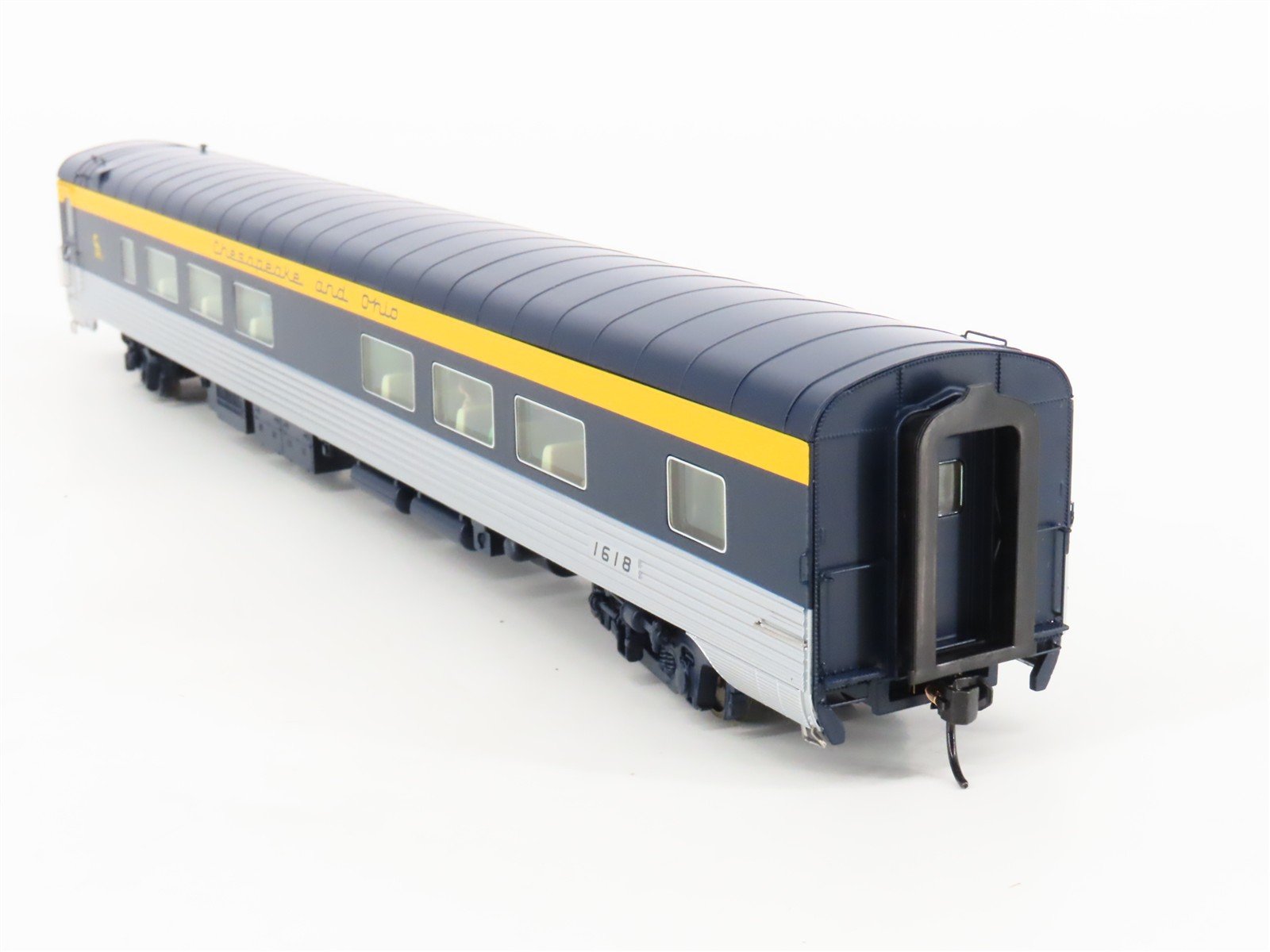 HO Walthers Proto 920-9513 C&O Railway 85' P-S Coach Passenger Car #1618 wLights