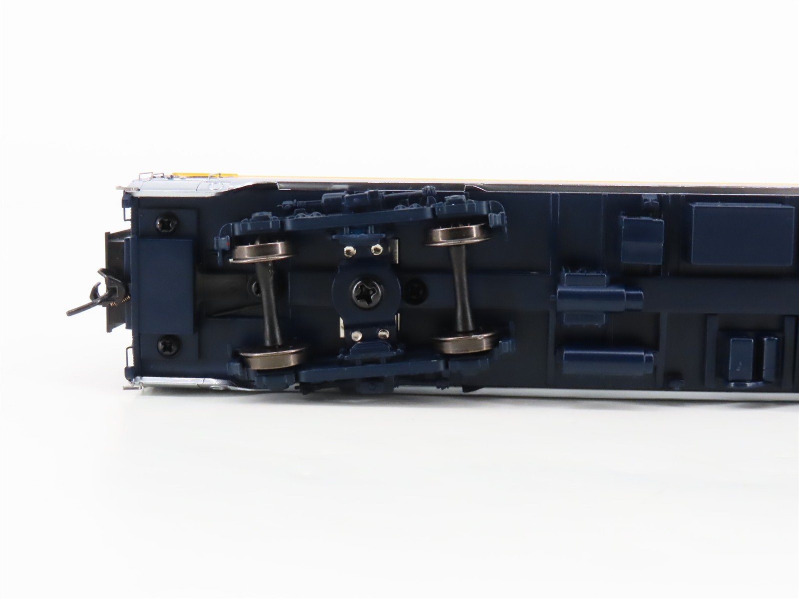 HO Walthers Proto 920-9513 C&O Railway 85' P-S Coach Passenger Car #1618 wLights