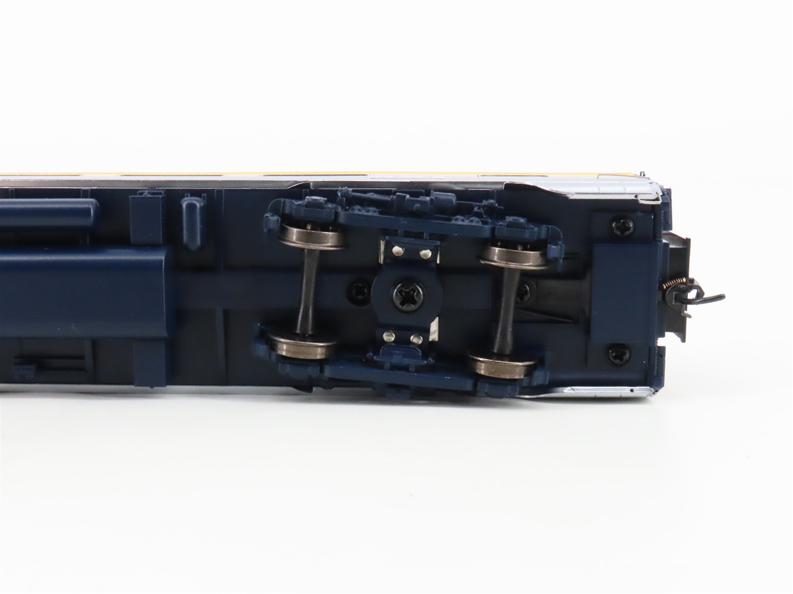 HO Walthers Proto 920-9513 C&O Railway 85' P-S Coach Passenger Car #1618 wLights