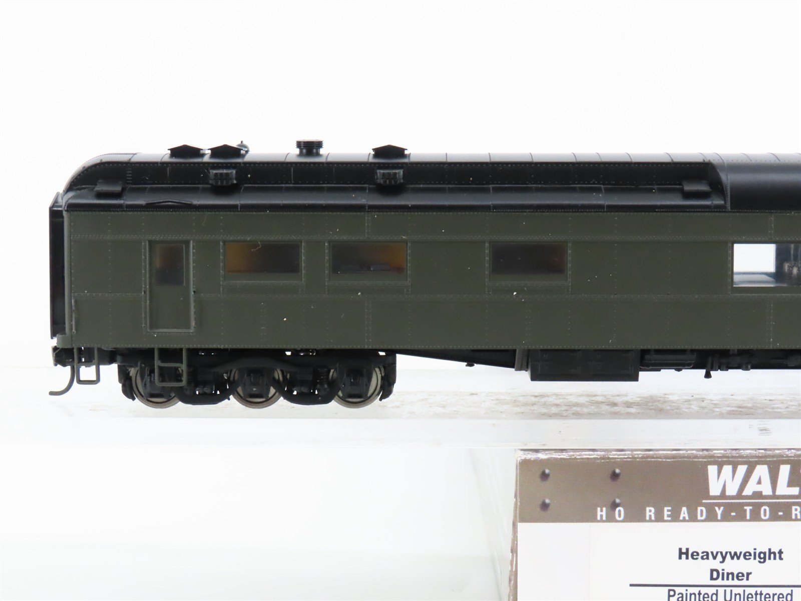 HO Scale Walthers Classic 932-10199 Unlettered Heavyweight Diner Passenger Car