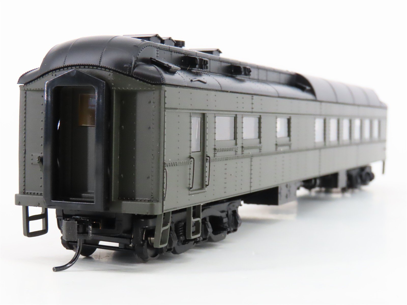 HO Scale Walthers Classic 932-10199 Unlettered Heavyweight Diner Passenger Car