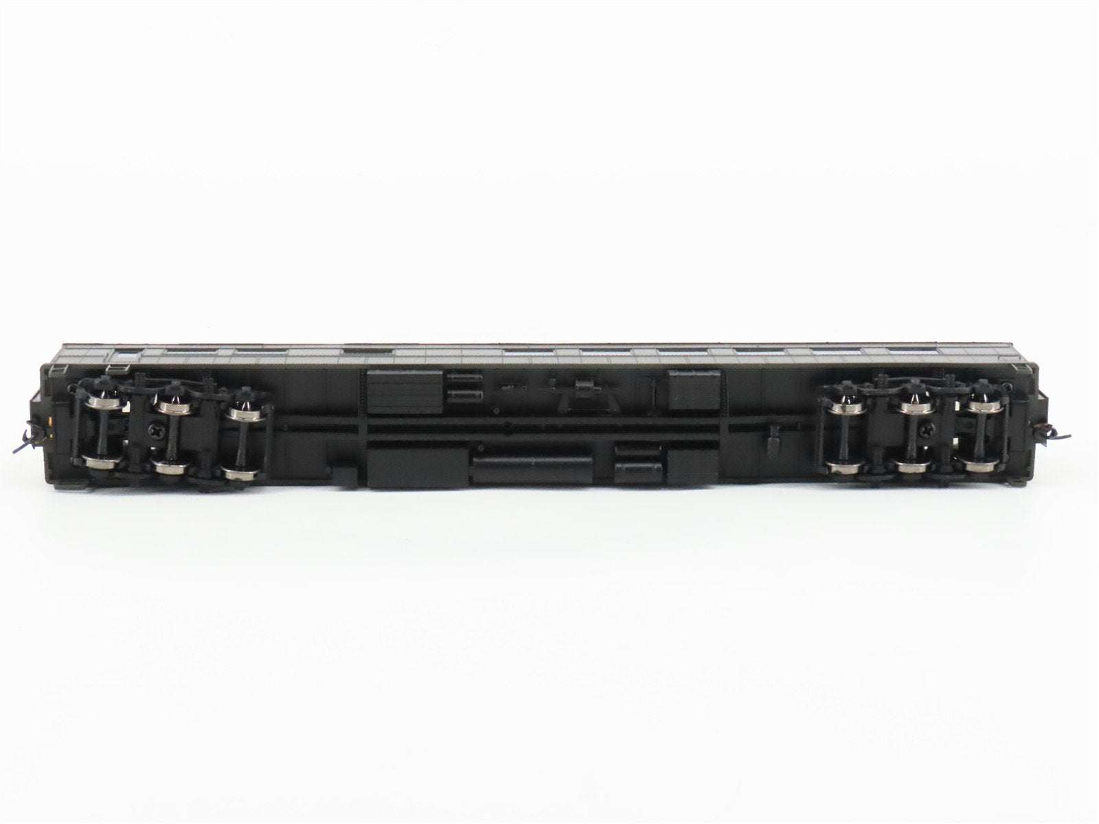 HO Scale Walthers Classic 932-10199 Unlettered Heavyweight Diner Passenger Car