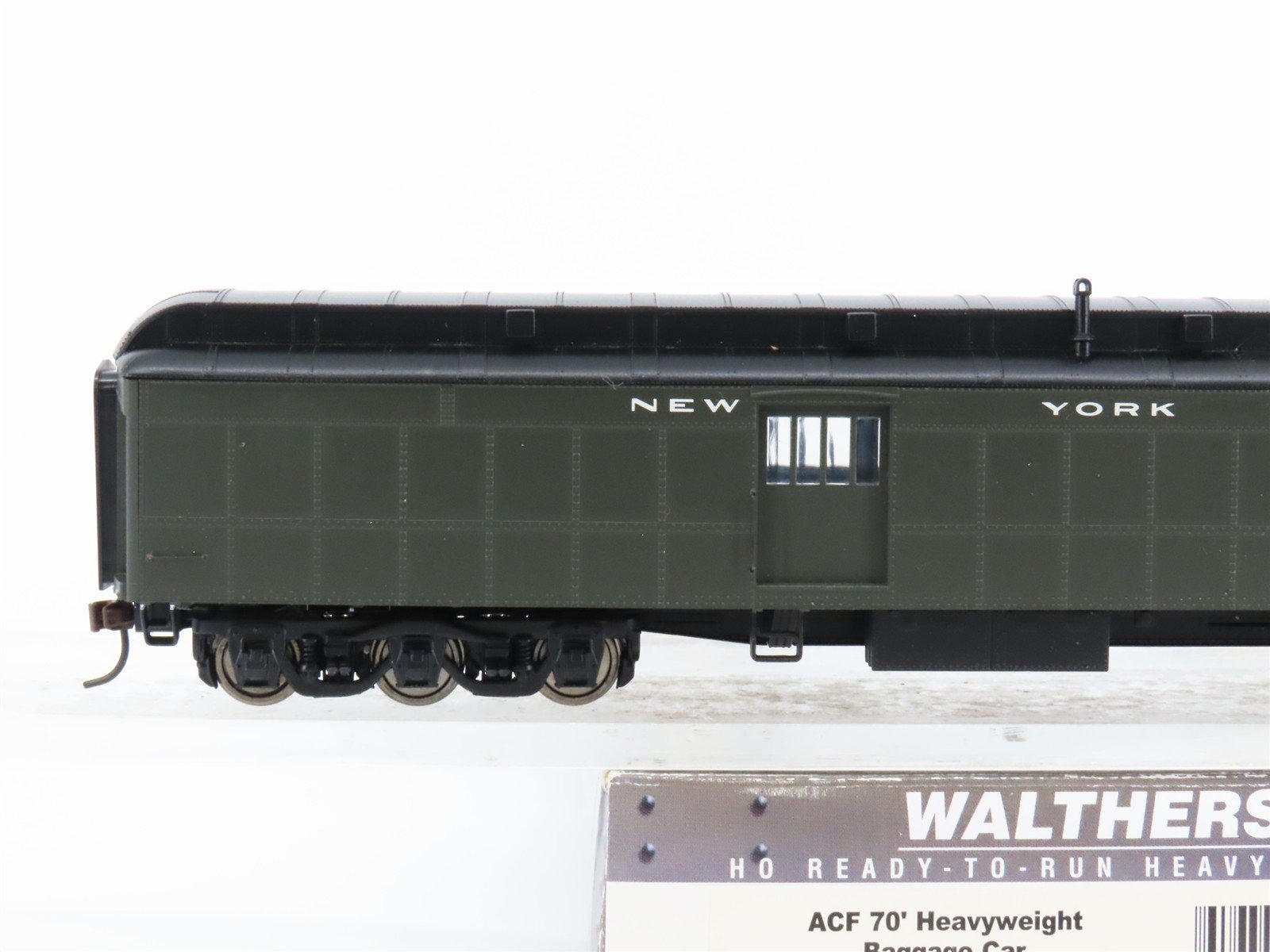 HO Scale Walthers 932-10507 NYC Railway ACF 70' HW Baggage Passenger Car