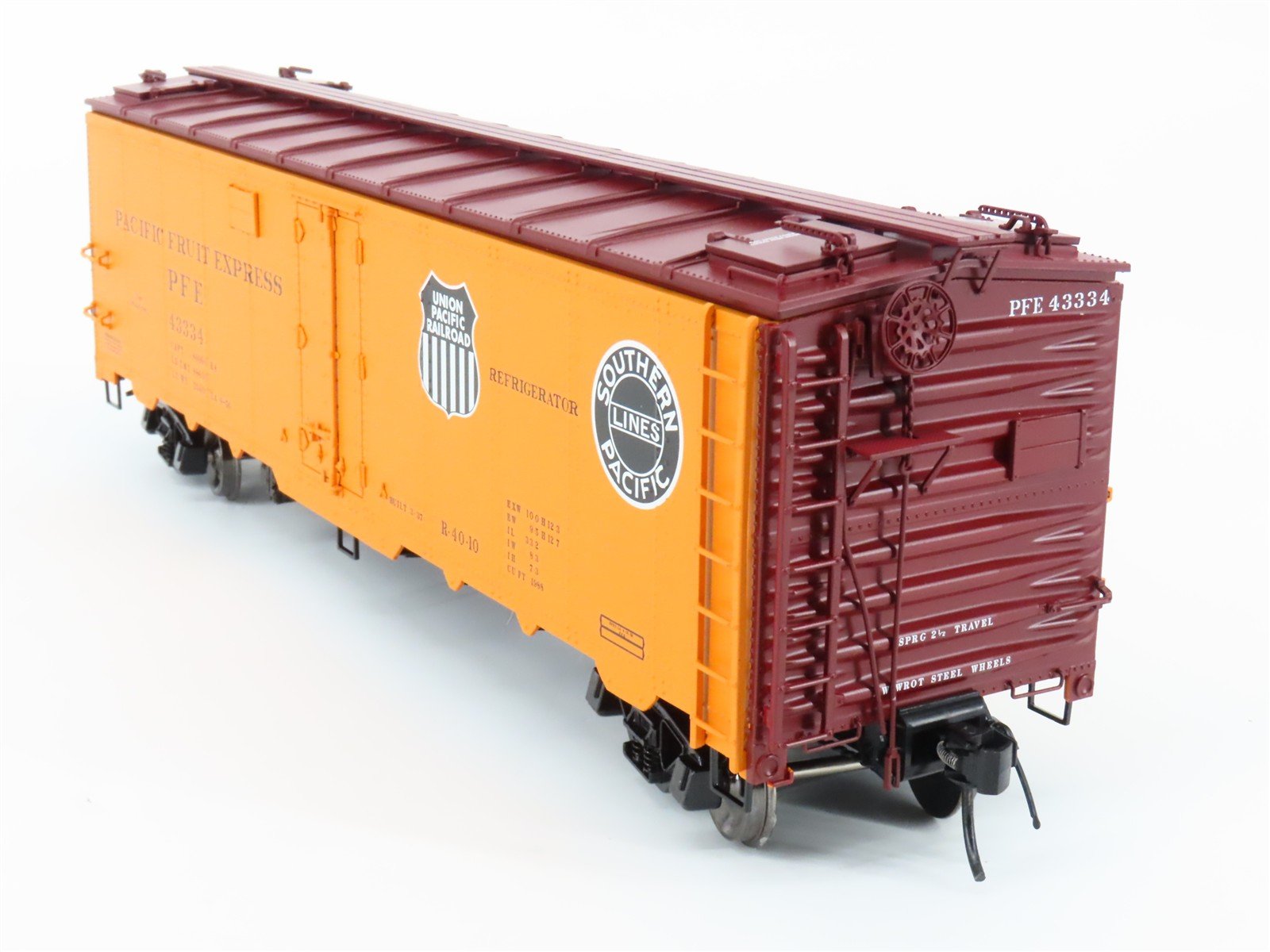O Scale 2-Rail Atlas 3004905-2 PFE Pacific Fruit Express 40' Steel Reefer #43334