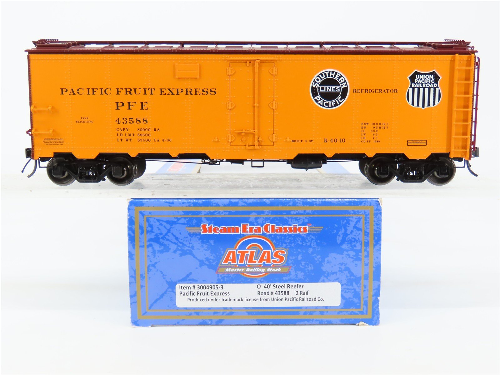 O Scale 2-Rail Atlas 3004905-3 PFE Pacific Fruit Express 40' Steel Reefer #43588