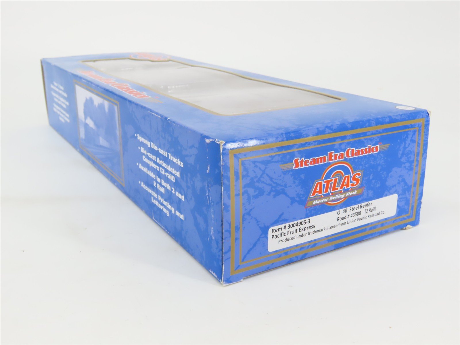 O Scale 2-Rail Atlas 3004905-3 PFE Pacific Fruit Express 40' Steel Reefer #43588