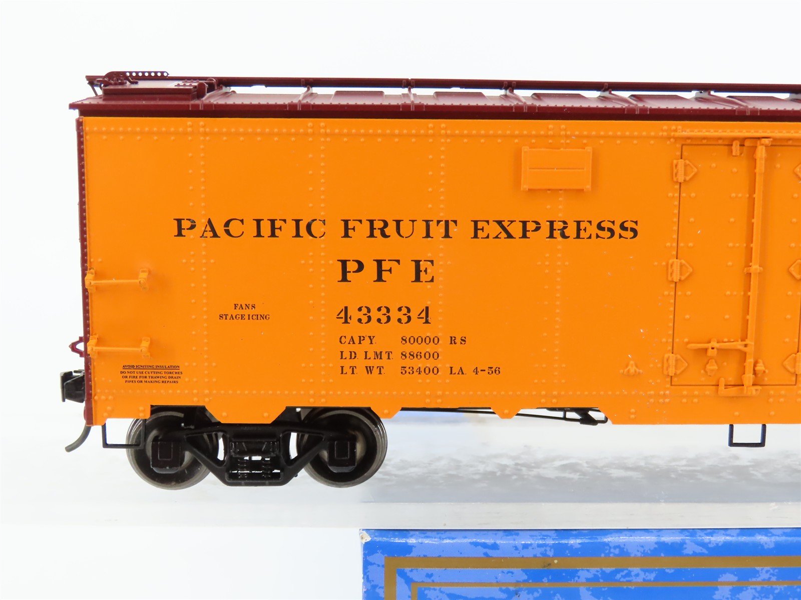 O Scale 2-Rail Atlas 3004905-2 PFE Pacific Fruit Express 40' Steel Reefer #43334