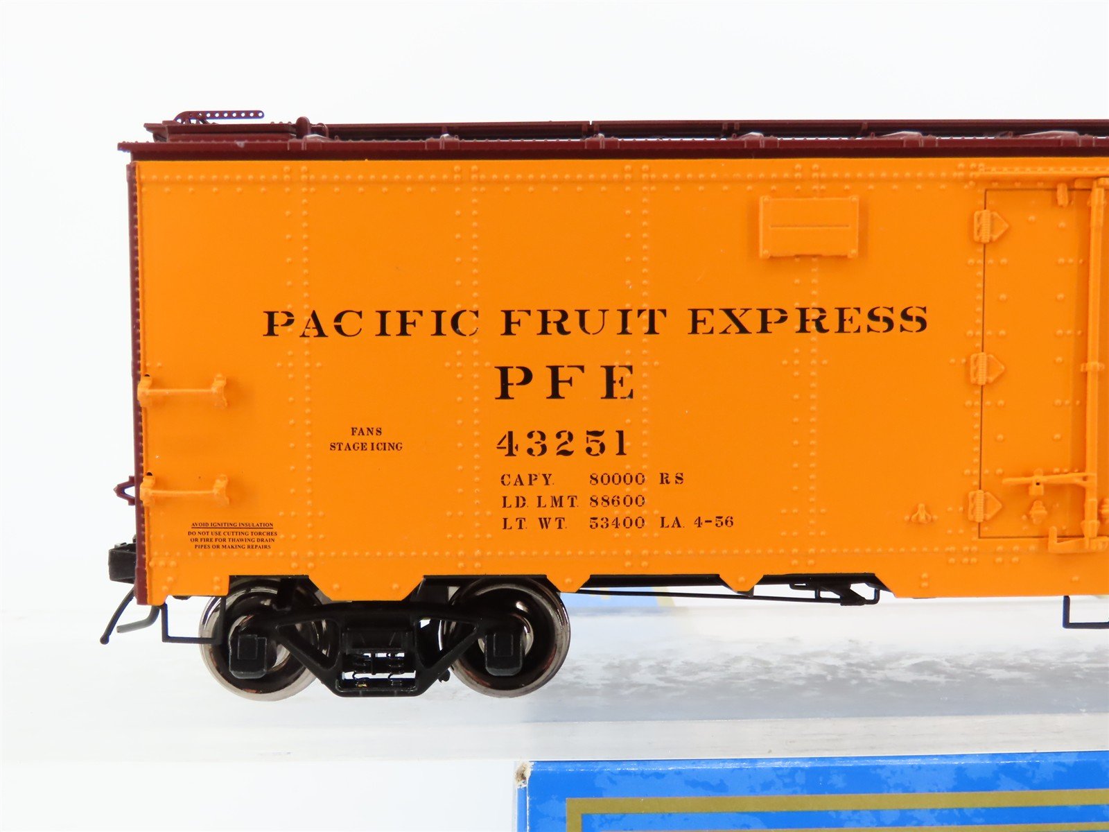 O Scale 2-Rail Atlas 9524-5 PFE Pacific Fruit Express 40' Reefer #43251
