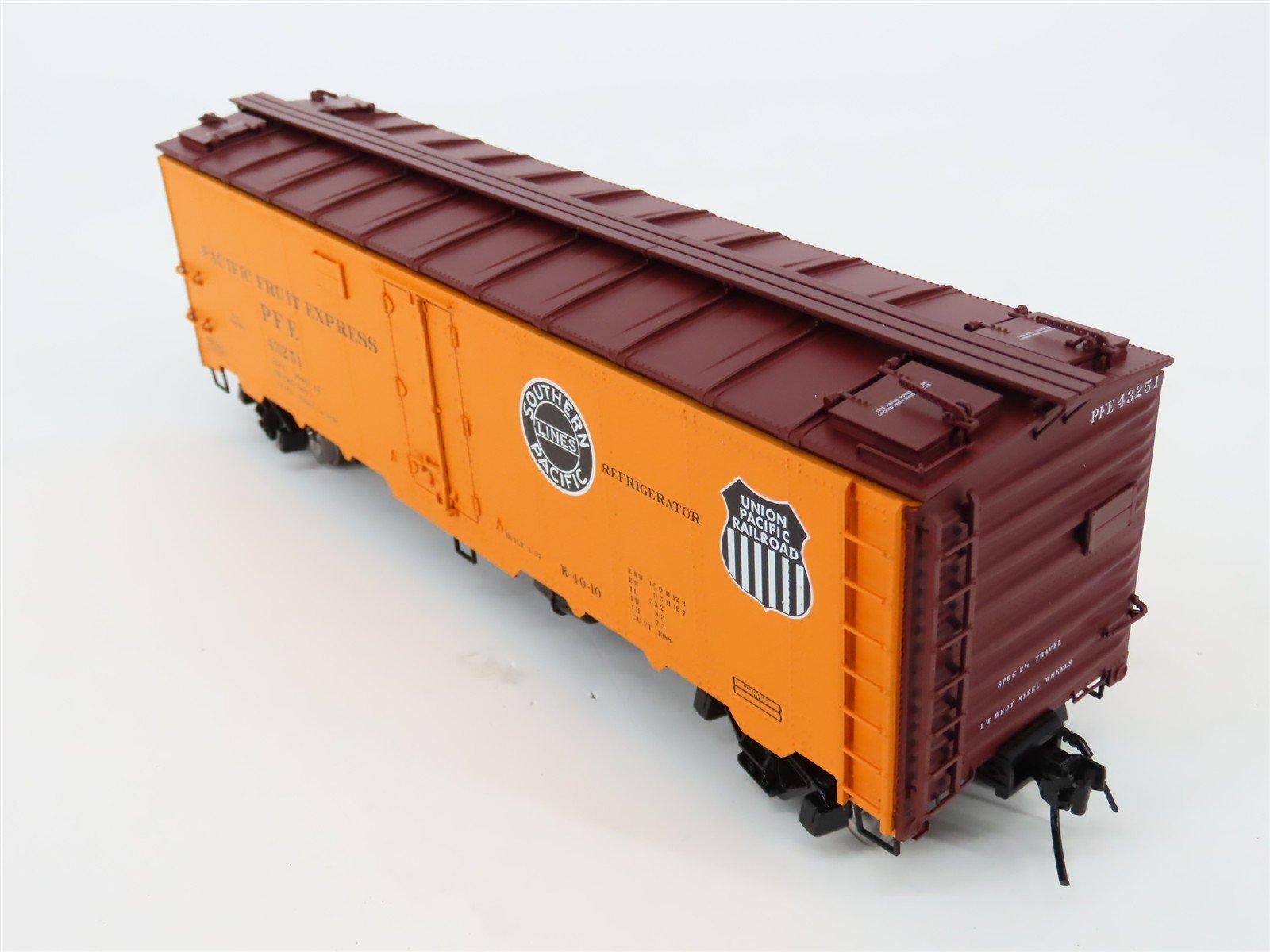 O Scale 2-Rail Atlas 9524-5 PFE Pacific Fruit Express 40' Reefer #43251