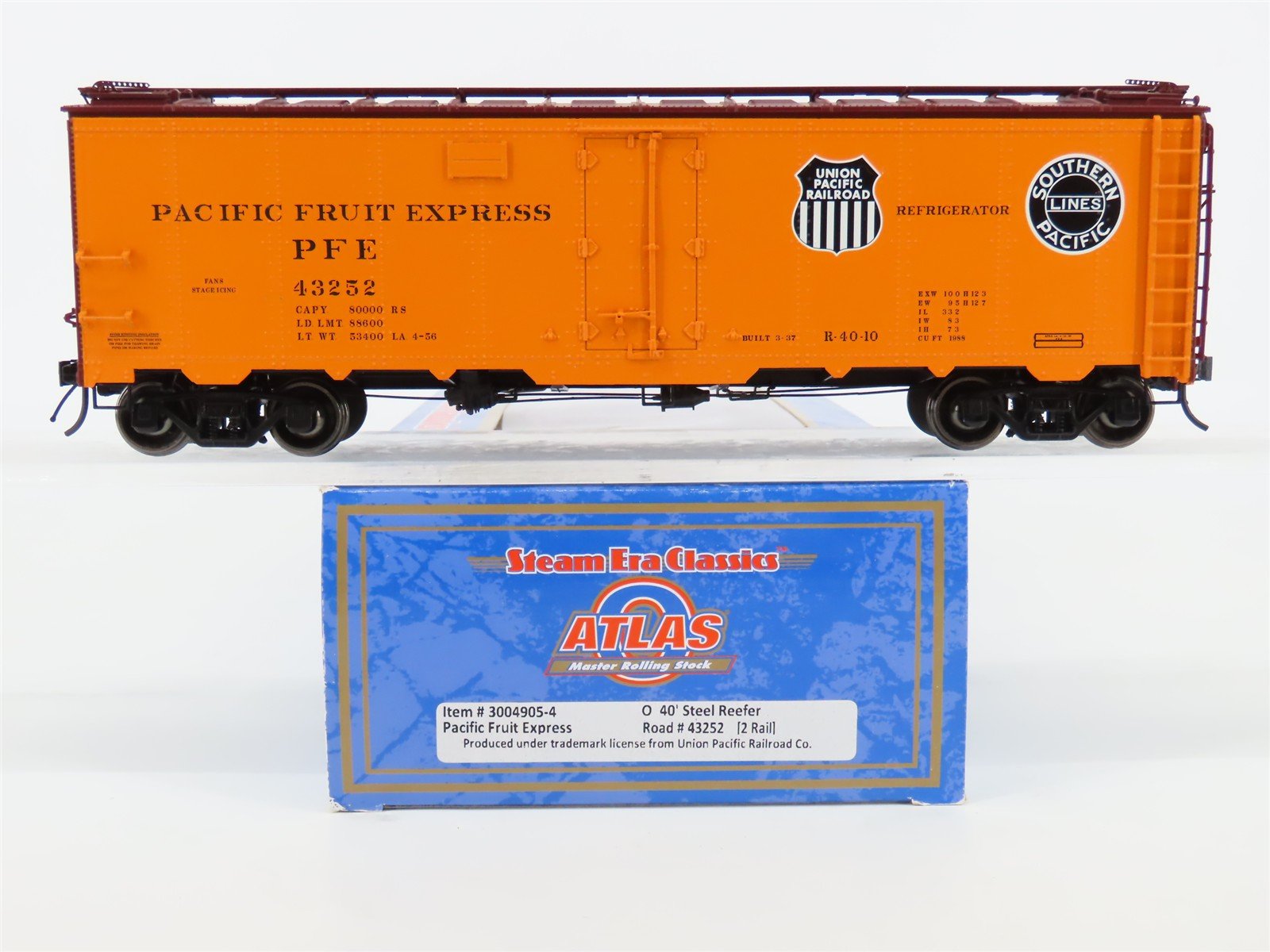 O Scale 2-Rail Atlas 3004905-4 PFE Pacific Fruit Express 40' Steel Reefer #43252
