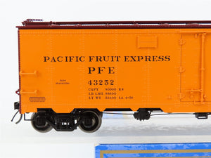 O Scale 2-Rail Atlas 3004905-4 PFE Pacific Fruit Express 40' Steel Reefer #43252