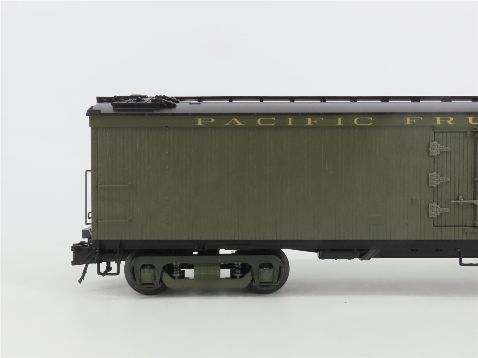 O Gauge 3-Rail Atlas 3001029-2 PFE Pacific Fruit Express GACC Wood Reefer #745