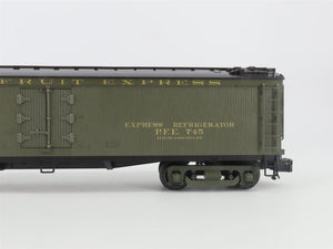 O Gauge 3-Rail Atlas 3001029-2 PFE Pacific Fruit Express GACC Wood Reefer #745