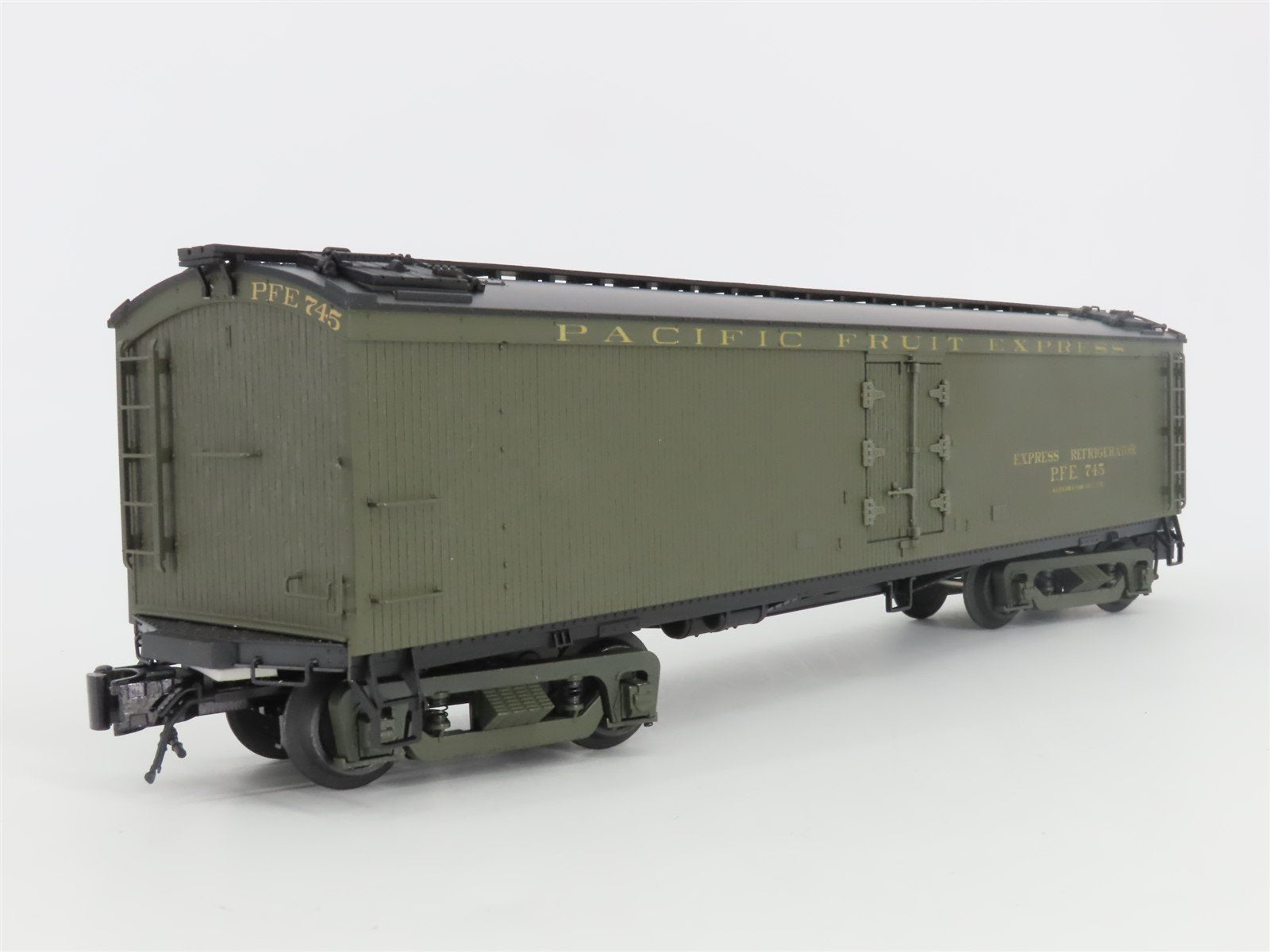 O Gauge 3-Rail Atlas 3001029-2 PFE Pacific Fruit Express GACC Wood Reefer #745