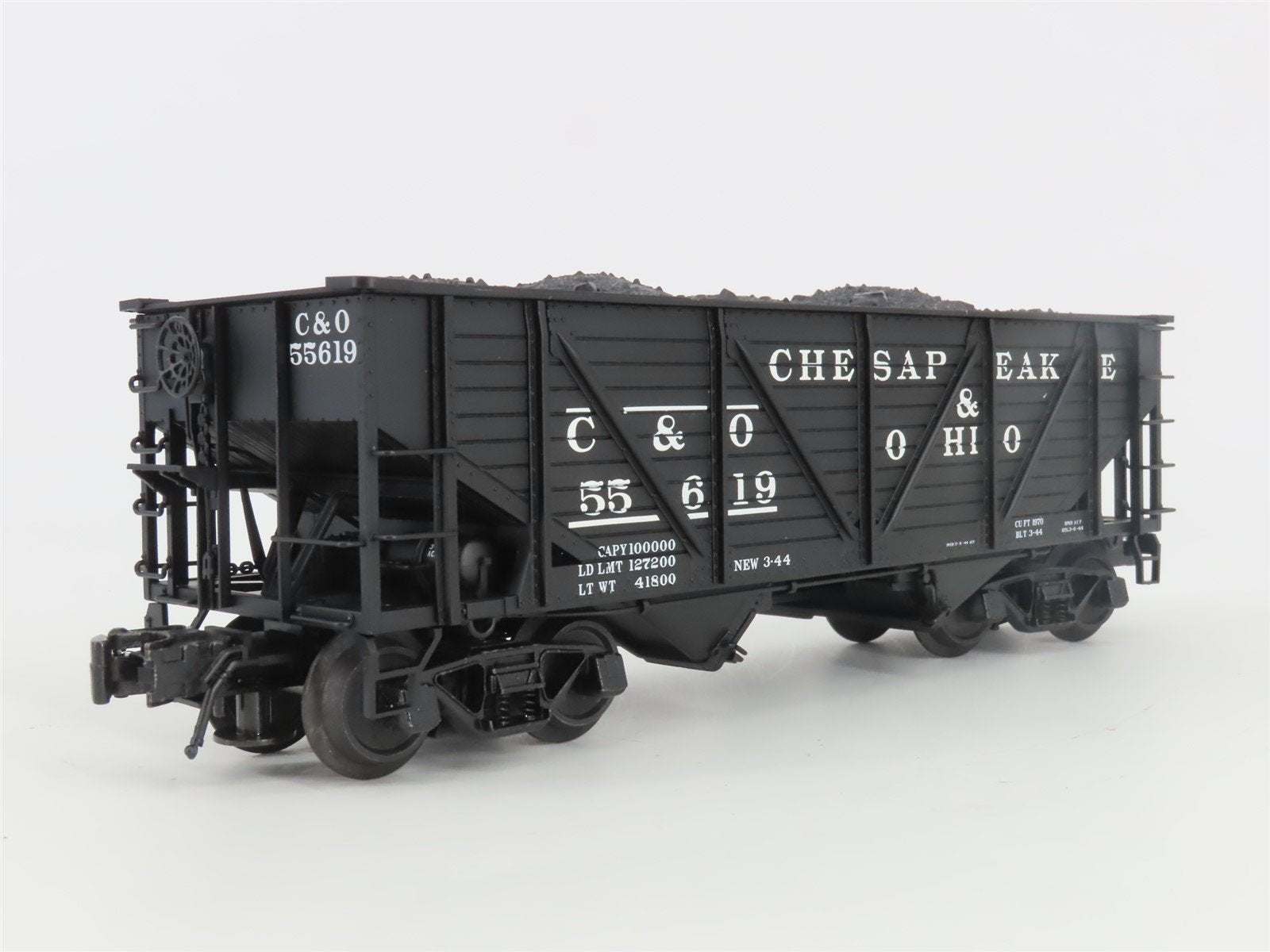 O Gauge 3-Rail Atlas 6423-7 C&O 50-Ton War Emergency 2-Bay Hopper 55619 w/ Load