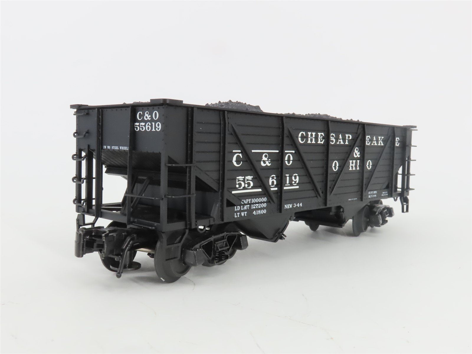 O Gauge 3-Rail Atlas 6423-7 C&O 50-Ton War Emergency 2-Bay Hopper 55619 w/ Load