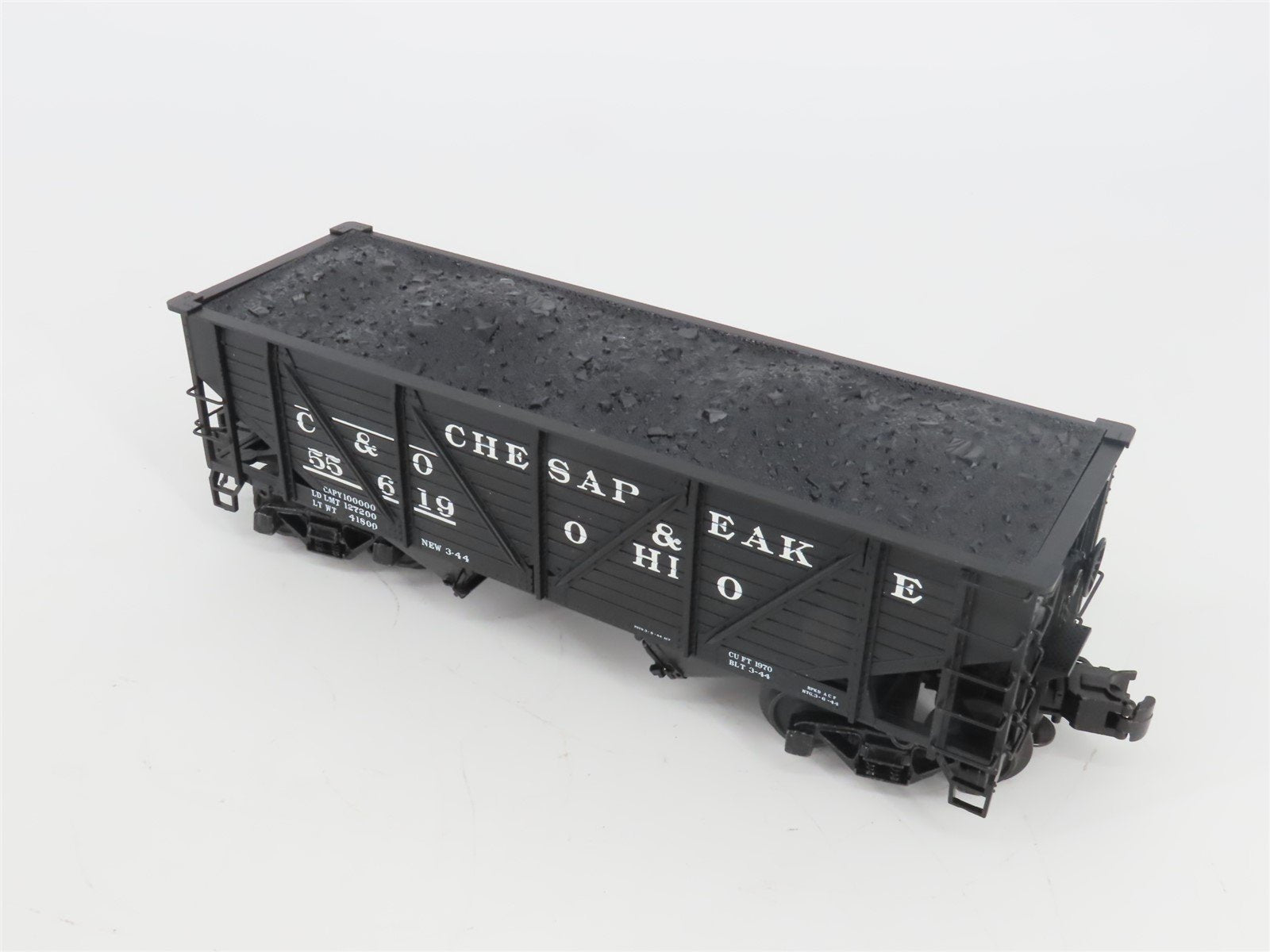 O Gauge 3-Rail Atlas 6423-7 C&O 50-Ton War Emergency 2-Bay Hopper 55619 w/ Load