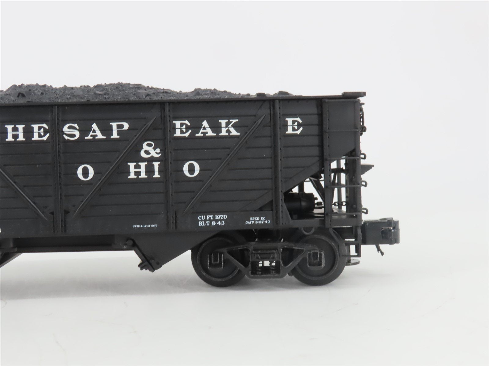O Gauge 3-Rail Atlas 6423-1 C&O 50-Ton War Emergency 2-Bay Hopper 54314 w/ Load