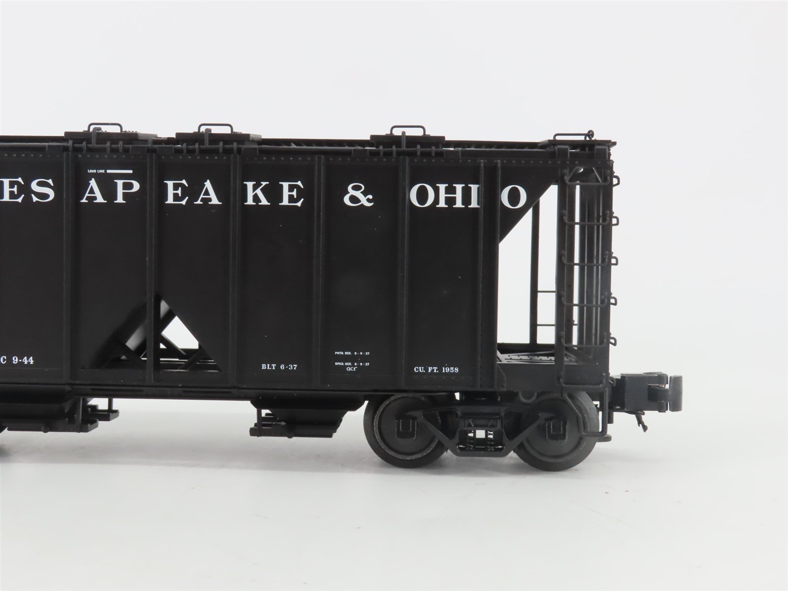 O Gauge 3-Rail Atlas 8358-3 C&O Chesapeake & Ohio 2-Bay Covered Hopper #410