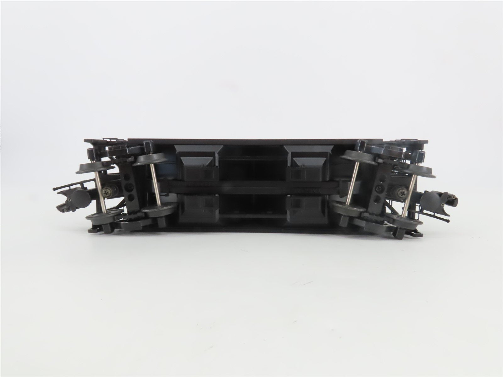 O Gauge 3-Rail Atlas 8358-3 C&O Chesapeake & Ohio 2-Bay Covered Hopper #410