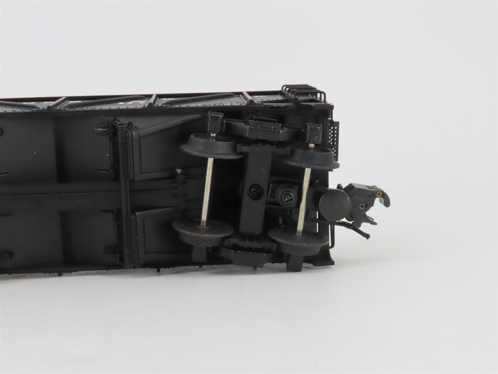 O Gauge 3-Rail Atlas 6423-6 C&O 50-Ton War Emergency 2-Bay Hopper #55511 w/ Load